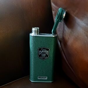🍸 Stanley Flask NWOT